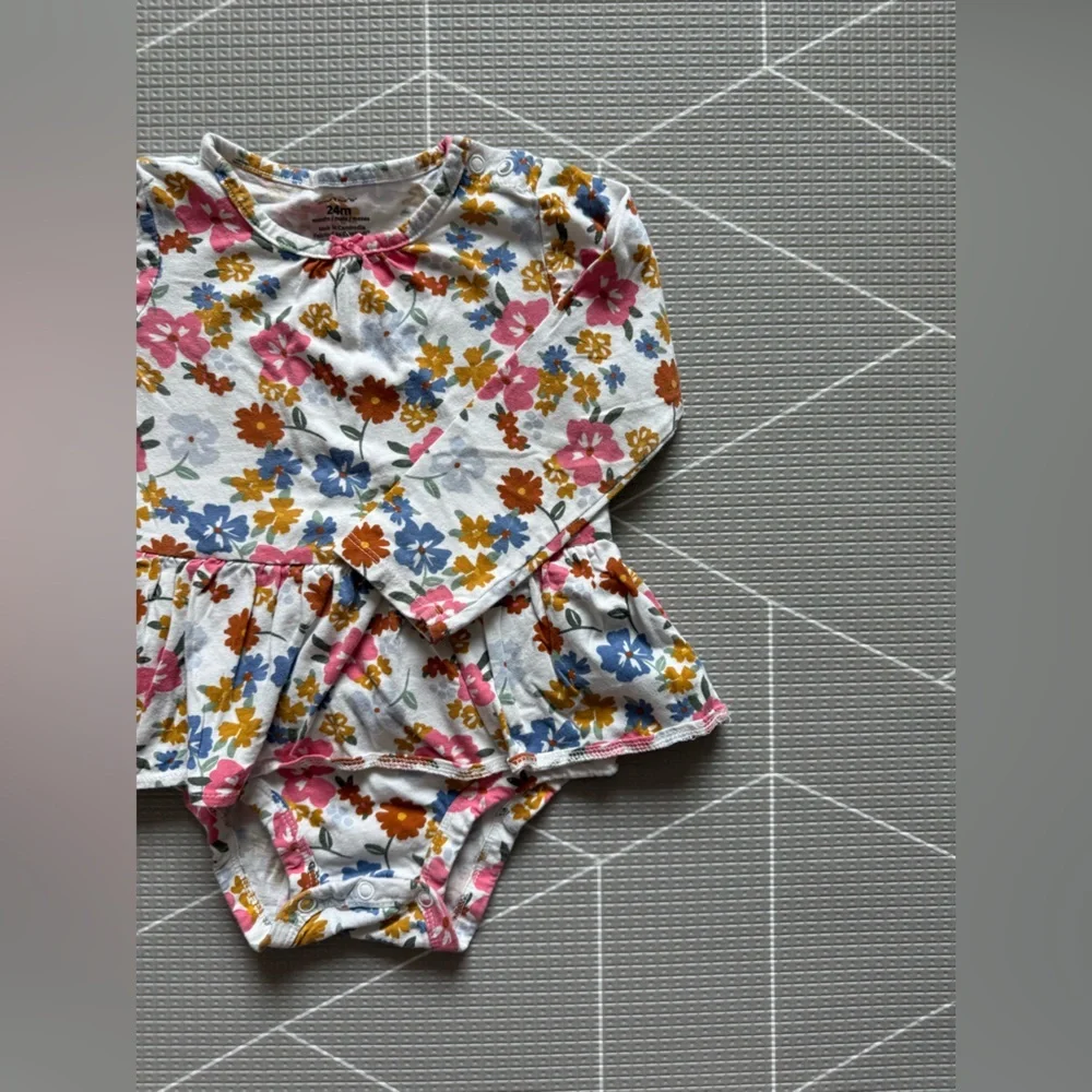 Carters|Baby girl Pink Floral Long Sleeve Baby Romper onesie•••24M,boho style